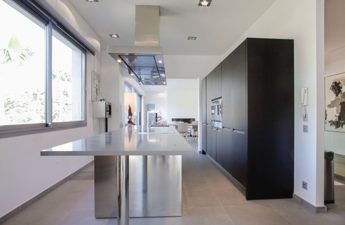 Les Restanques Villa | Contemporary Villa Grimaud