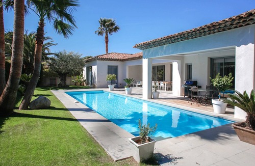 Les Restanques Villa | Contemporary Villa Grimaud