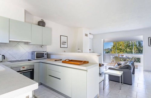 Le Rayol Apartment | Cosy apartment for 4 guests with WIFI, A/C and TV