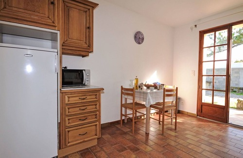 Velleron House | Cosy apartment in villa for 4 people with pool, WIFI, TV and terrace