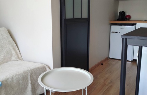 Le Thor Apartment | Cosy studio in Provence 10 min Isle Sur Sorgue