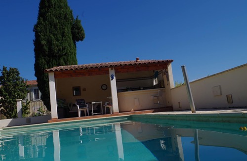 Saint-Chamas Cottage | Cottage in Provence: Le Clos des Sources - quiet in the countryside.