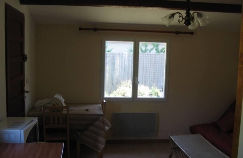 Jouques House | Cottage on property
