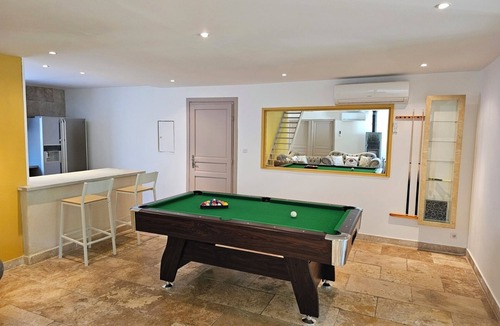 Caumont-sur-Durance House | Country House