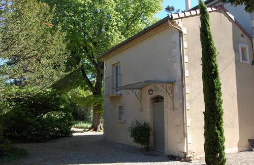 Valreas Villa | Country House in Provence with Garden Access