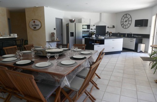 Vers-Pont-du-Gard House | Countryside stone house from the Gard, 11482sqf of land, private pool, quiet