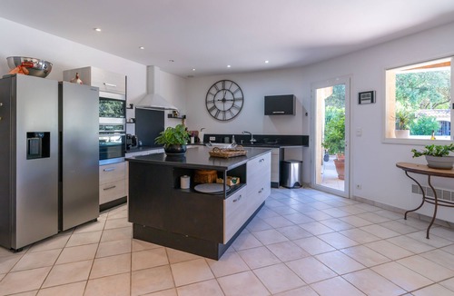 Vers-Pont-du-Gard House | Countryside stone house from the Gard, 11482sqf of land, private pool, quiet