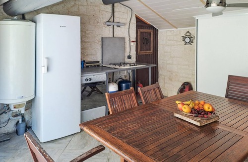 Jonquieres-Saint-Vincent House | Cozy home in Jonquière saint Vincen