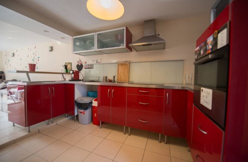 Pertuis Apartment | Cozy, quiet apartment in property at the foot of the luberon (70 m2) + pool