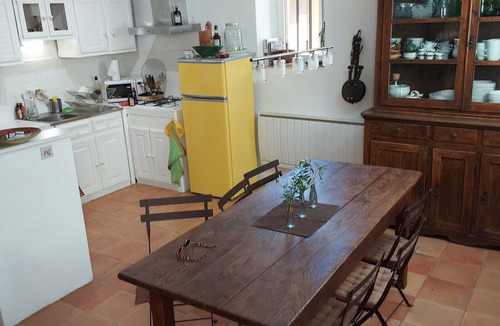 Vers-Pont-du-Gard House | Cozy vacation home in picture-book village, 2 km to the beach at the Pont du Gard