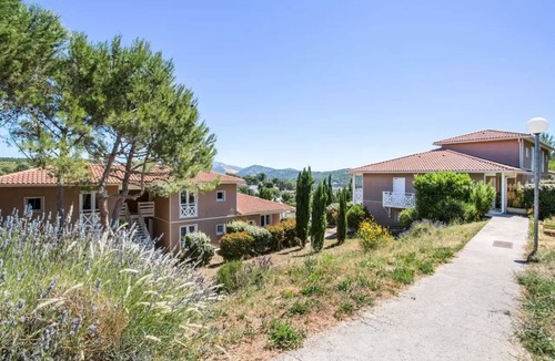 Carnoux-en-Provence Apartment | Debussy Residence - 2 Room Apartment - Budget - (4 People)