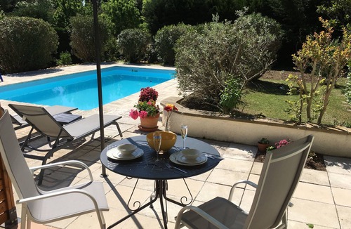 Grans Apartment | Delightful Studio With Pool
