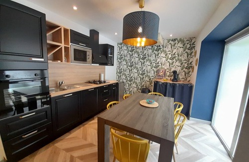 Molleges House | Delightful village house at the foot of the Alpilles mountains.