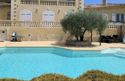 Oraison Villa | Demeure Provençale au Coeur des Oliviers et des Champs de Lavande