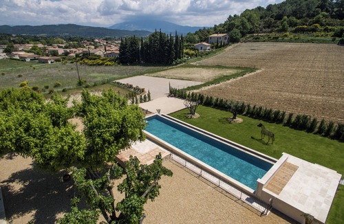 Vaison-la-Romaine House | DOMAINE 5* SPA SAINT QUENIN®️30PERS-CLIMATISATION-HEATED POOL-JACUZZI-SAUNA