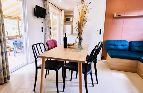 Saint-Saturnin-les-Apt RV Rental | Domaine des Chênes Blancs - Camping