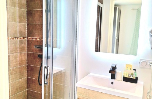 Sainte-Tulle Apartment | Domaine de la Mautanne