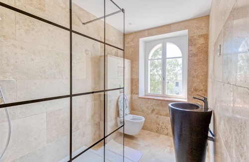 Gignac-la-Nerthe Hotel | Domaine de la Nerthe