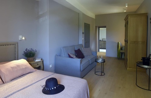 Gargas Bed & Breakfast | Domaine Perréal Rooms - Les Amandiers