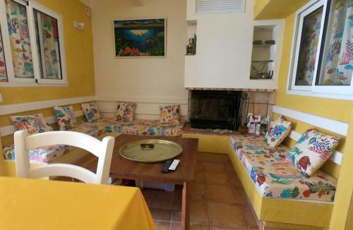 Mazargues Hostel | Dorm Hostel Camp Backpackers-la girelle