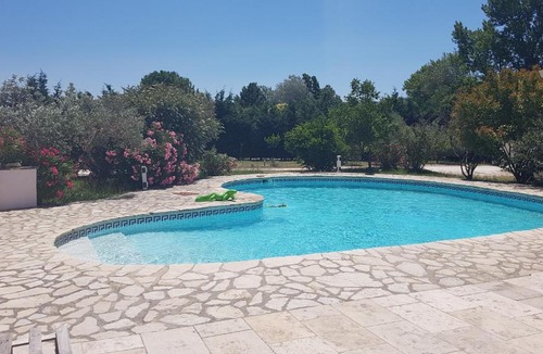 Cabrieres-d'Avignon House | Double maison individuelle pour 12 à 15 personnes sur demande