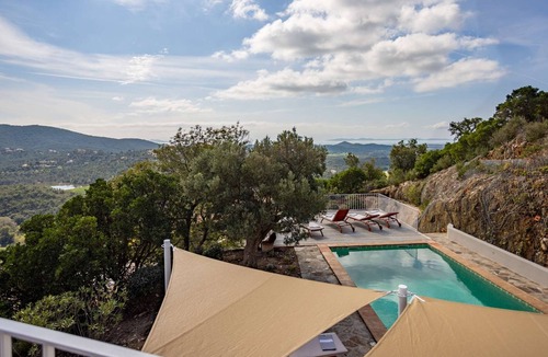 La Londe-les-Maures House | Dream Villa with Air Conditioning, Pool, and Sea View for 10 People in La Londe-Les-Maures