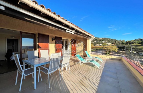 Cavaliere Beach Apartment | Duplex apartment with sea view opposite Cavalière Beach