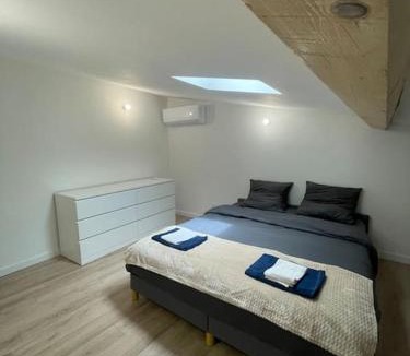 Carces Apartment | Duplex centre-ville