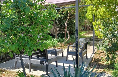 Toulon Apartment | EastToulon 1rst independent floor of a villa, 3 rooms 70 m², balconies, terrace