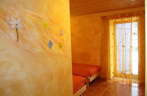 Venterol House | Ecological guesthouse Tallard- Gap-Serre Ponçon: Adonis