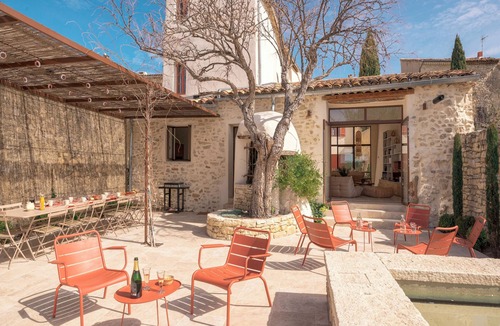 Venasque Villa | Elegant, modern residence in the heart of the village