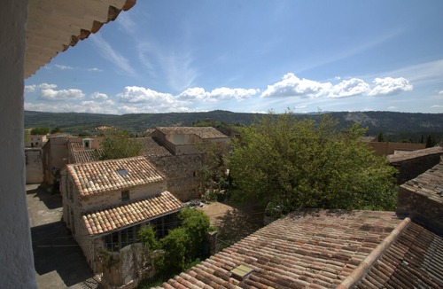 Rustrel House | Elegant village house with roof terrace