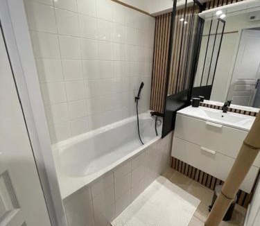 7th Arrondissement Apartment | Endoume mon Amour