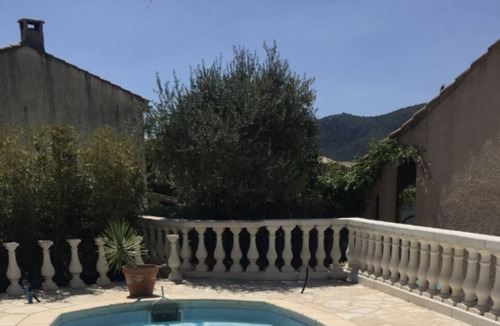 Cuges-les-Pins House | Entire room or villa near Castellet Bol d´Or Grand Prix F1 circuit