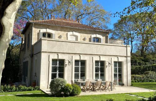 Noves Bed & Breakfast | Ermitage Notre Dame de Vacquieres