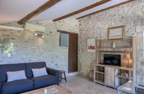 Solerieux House | Escapade romantique en Drôme, vue sur les vignes