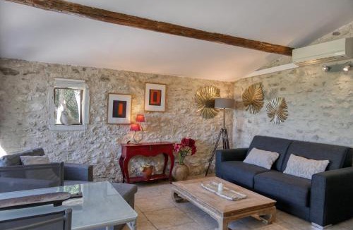 Solerieux House | Escapade romantique en Drôme, vue sur les vignes