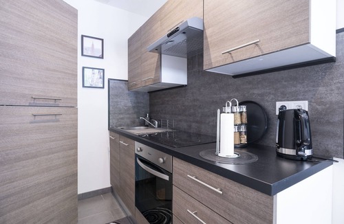La Valette-du-Var Apartment | Escape and serenity at Studio Le Partegal with shared pool, Wi-Fi and air conditioning