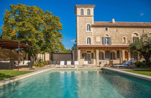 Noves House | Exceptional air-conditioned farmhouse in Noves (13), park, heated pool, pets allowed (2).