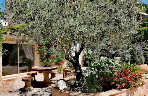 Roquevaire Villa | EXCEPTIONAL SITE QUIET, SWIMMING POOL, CLIM, GREEN, PETS OK, between AIX and CASSIS