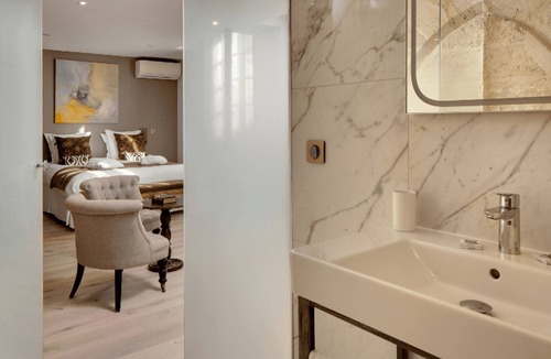 Avignon City Centre Hotel | Exclusive B&B Suites, Apartments, Spa & Fitness La Maison des Augustins
