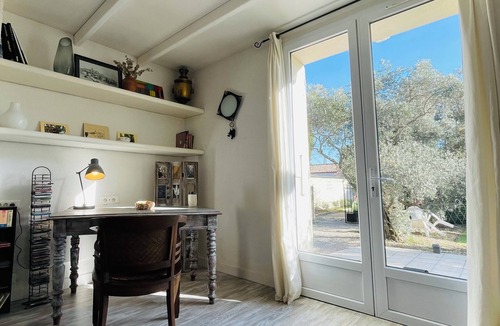 Chateauneuf-de-Gadagne House | family-friendly home
