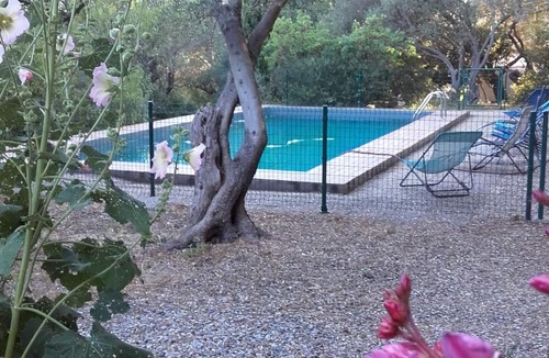 Toulon House | Family home Superb view. rented july/august 11 rooms, 8 bedrooms, sleeps 16.