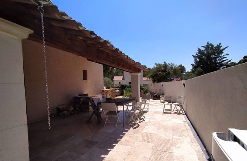 Cornillon-Confoux Villa | Family villa 140m2