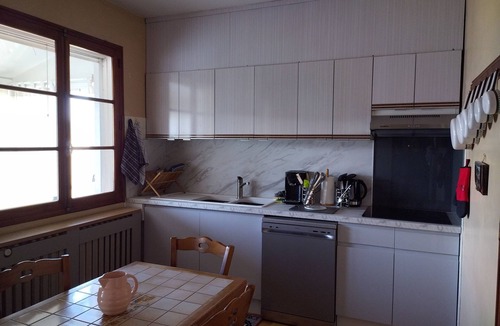 Pierrefeu-du-Var Villa | First floor of house for 4 with swimming pool 20 minutes from the sea