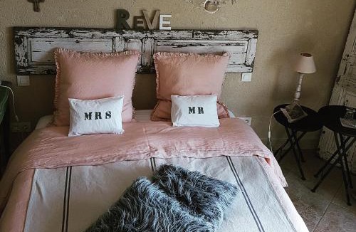 Castillon-du-Gard Bed & Breakfast | Fontaine de Cérier
