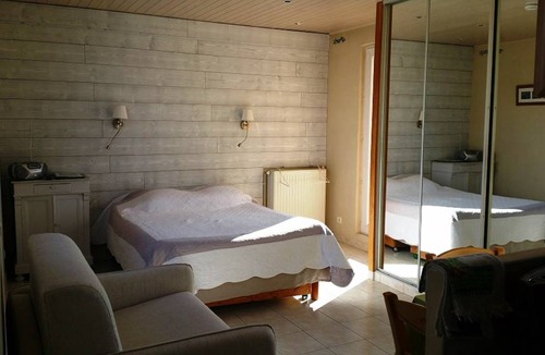 Saint-Lambert Apartment | 25 m² Studio flat ∙ 1 bedroom ∙ 3 guests