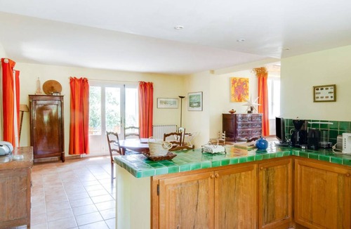 Saint-Martin-de-Castillon House | 170 m² House ∙ 3 bedrooms ∙ 8 guests
