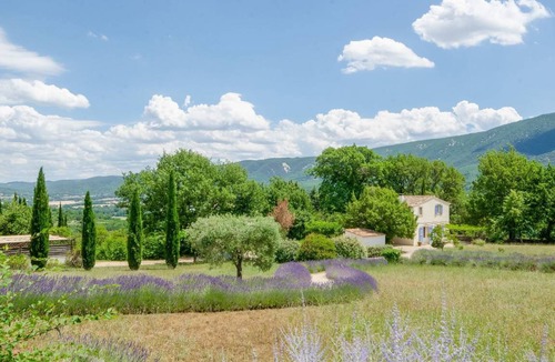 Saint-Martin-de-Castillon Other | 170 m² Accommodation ∙ 3 bedrooms ∙ 8 guests