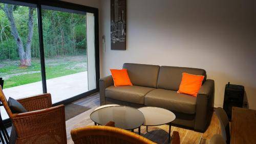 Saint-Martin-de-la-Brasque House | 60 m² House ∙ 2 bedrooms ∙ 6 guests
